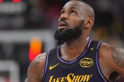 詹姆斯官方宣布锐不可当新规，勇士引发争议！的简单介绍-开云娱乐官网